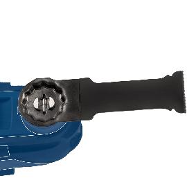 Ein schwarzer Zusatzgriff ist an einem blauen Elektrowerkzeug befestigt, um einen besseren Halt zu gewährleisten.