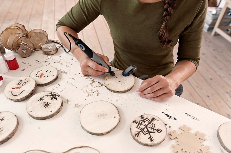 DREMEL® Stylo+, 2050-15 Multifunktionswerkzeug (9 Watt) mit 15 Zubehöre Produktbild img3 L