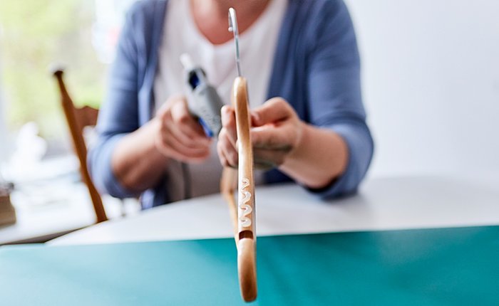DREMEL® Heißklebepistole 910-3 Kompaktwerkzeug (165 °C) mit 3 Zubehöre Produktbild img3 L