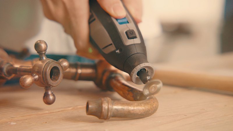 DREMEL® 8240, Kabelloses Multitool, 1 x 12-V-2-Ah-Akku), 65 Zubehöre Produktbild img7 L