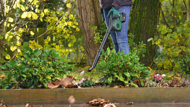 Akku-Laubbläser UniversalLeafBlower 18V-130 Produktbild img4 L