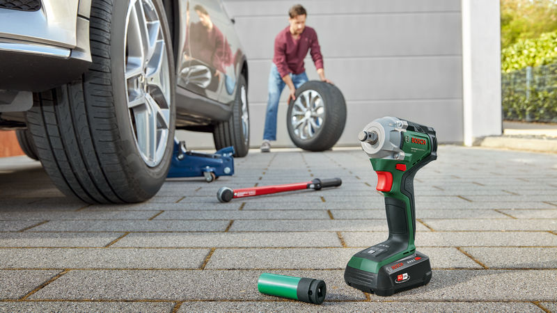 Akku-Drehschlagschrauber UniversalImpactDrive 18V-350 + 3 x Steckschlüssel Produktbild img3 L