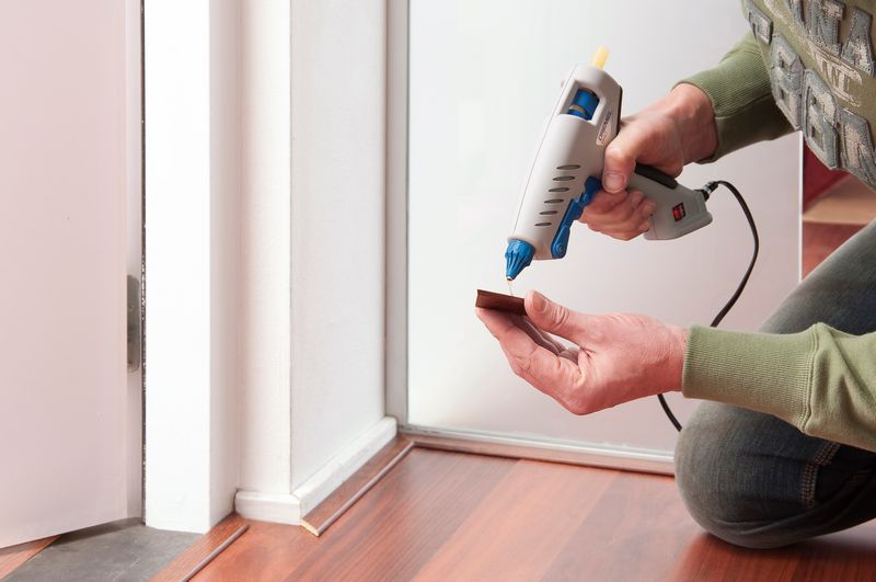 DREMEL® Heißklebepistole 940-3 Kompaktwerkzeug (195 °C) mit 3 Zubehöre Produktbild img4 L