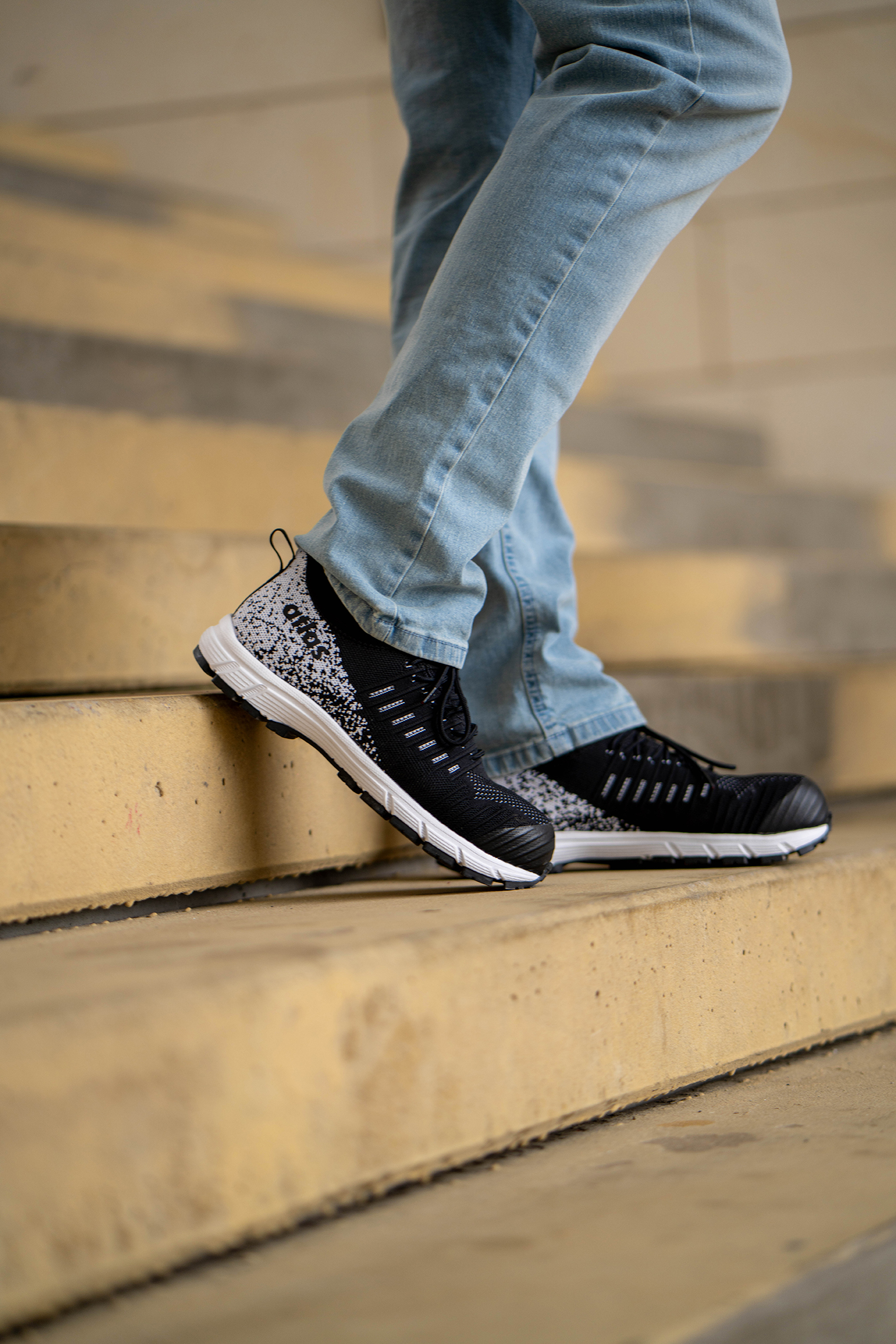 FAST 12 BLACK - S1P - W10 Produktbild img6 L