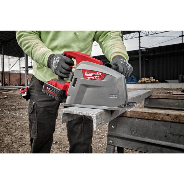 M18FMCS66-802C AKKU-METALLKREISSÄGE  Produktbild img4 L