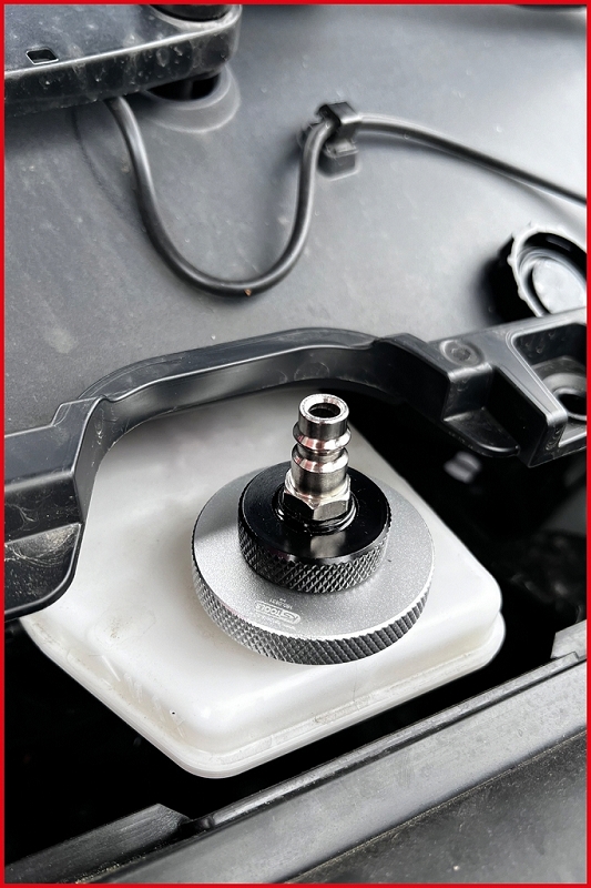 Universal-Entlüfterstutzen-Adapter-Satz zur Bremsenentlüftung, 17-tlg Produktbild img8 L