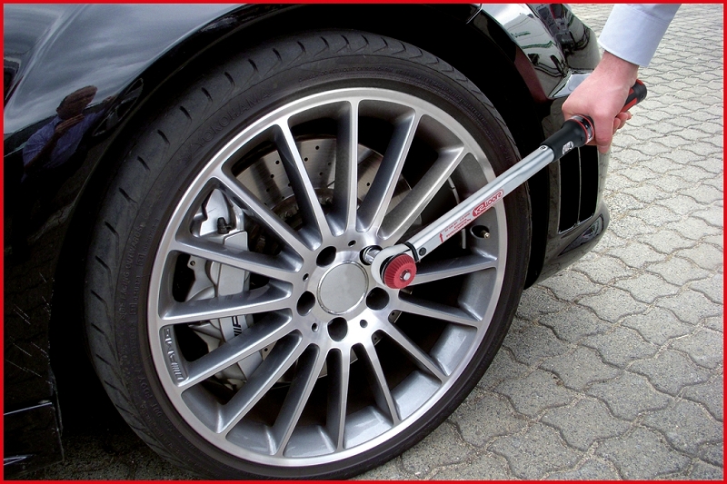 1/2" ERGOTORQUEprecision Drehmomentschlüssel 40-200 Nm mit Quick-Lock Drehknopf-Umsteck-Ratschenkopf Produktbild img16 L