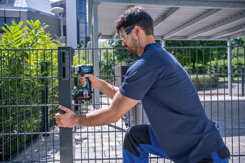 BOSCH Akku-Drehschlagschrauber GDS 18V-330 HC, L-BOXX 136, 1 x Bluetooth GCY 42 Produktbild img6 L