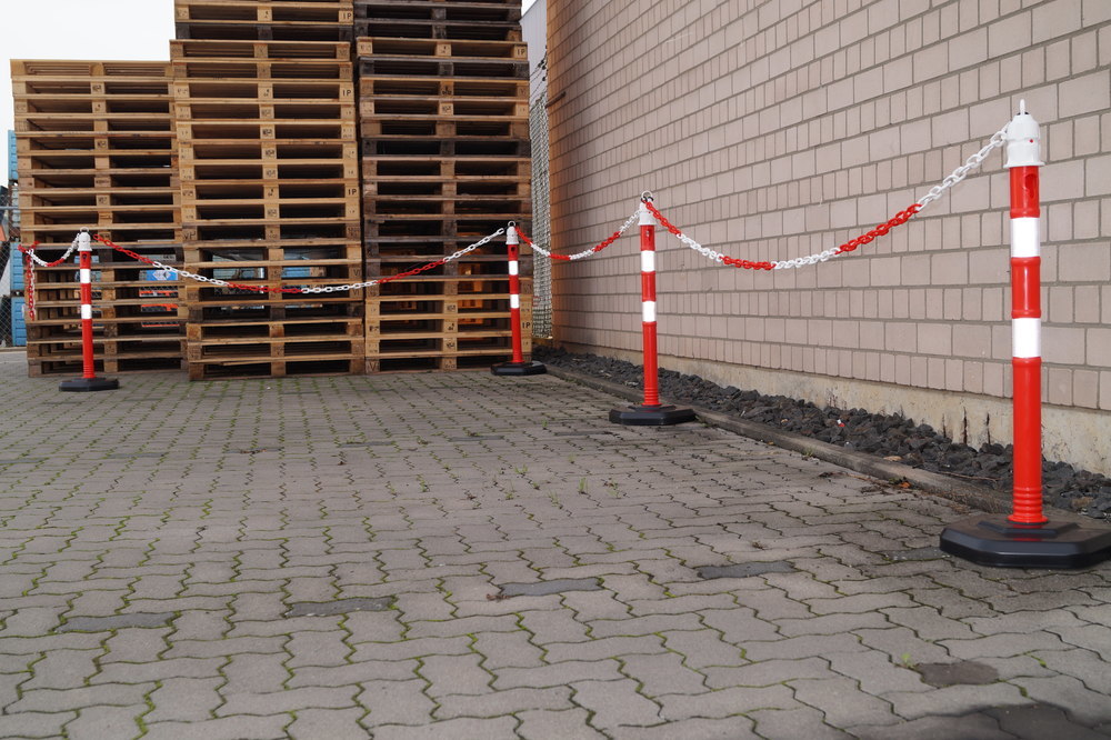 TEMKA Kettenpfosten - Set, r/w 6 Pfosten + 5xKette STRECKE Produktbild img10 L