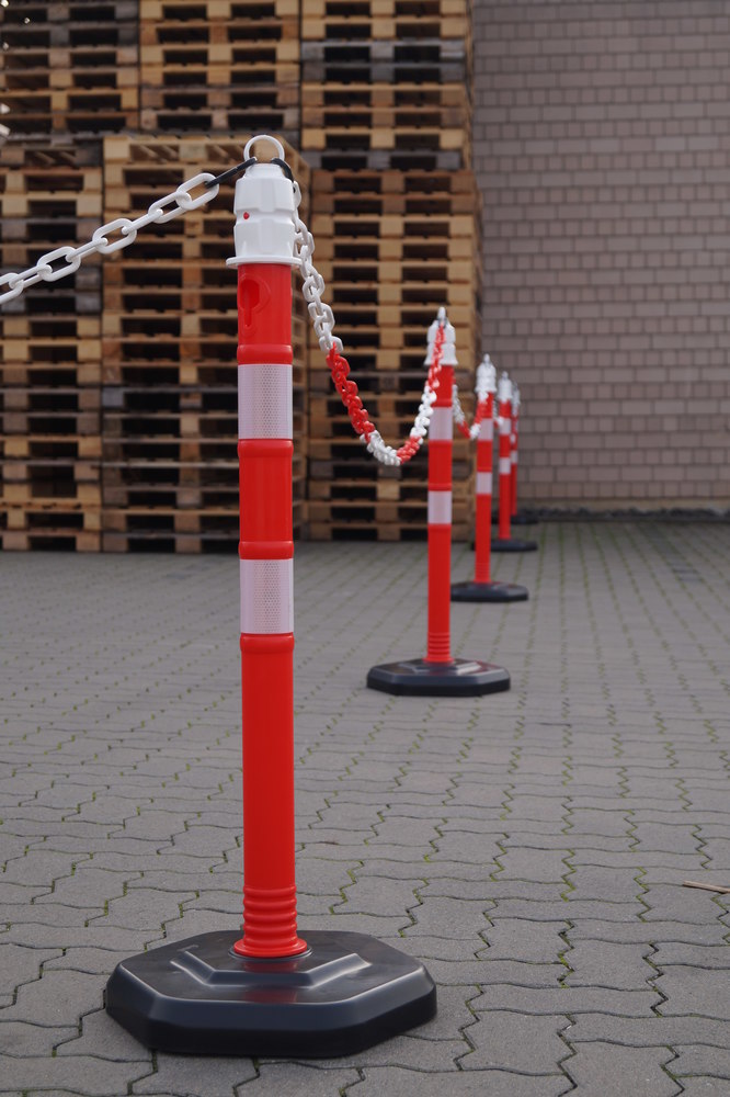 TEMKA Kettenpfosten - Set, r/w 6 Pfosten + 5xKette STRECKE Produktbild img21 L