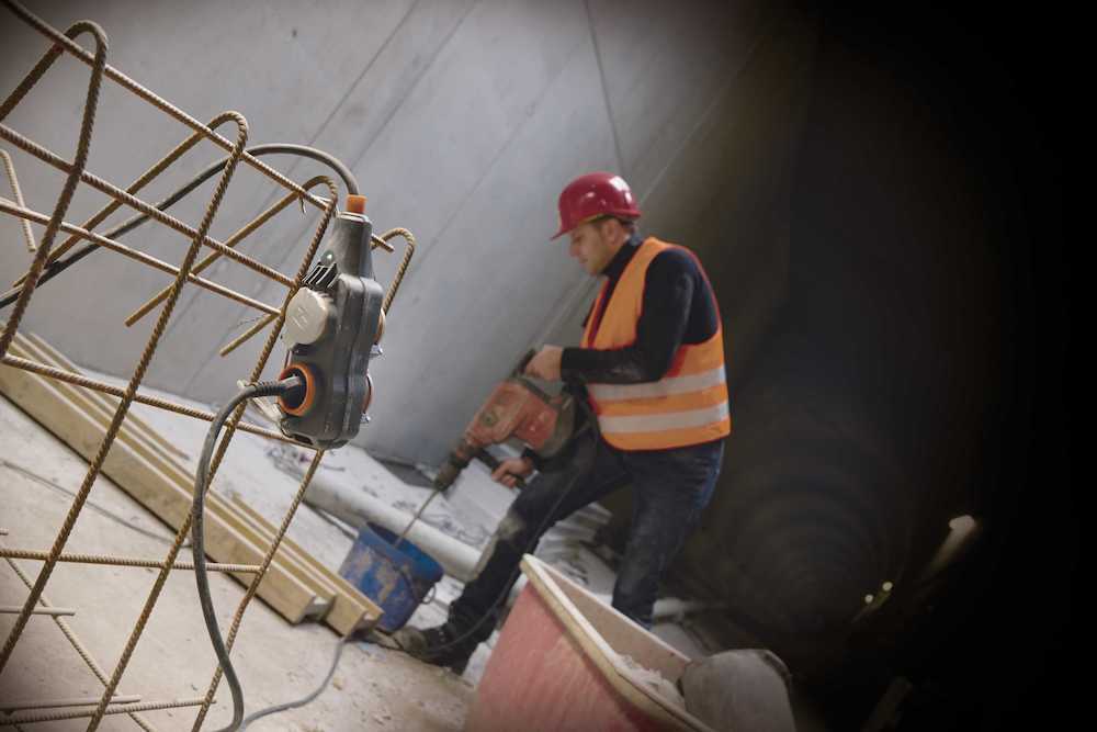 brennenstuhl professionalLINE Powerblock+Verlängerungsleitung, Verteilersteckdose 4-fach, 25m Produktbild img4 L