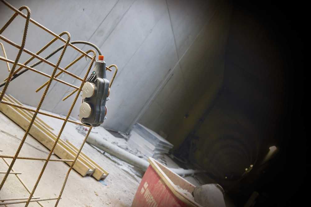 brennenstuhl professionalLINE Powerblock+Verlängerungsleitung, Verteilersteckdose 4-fach, 25m Produktbild img5 L