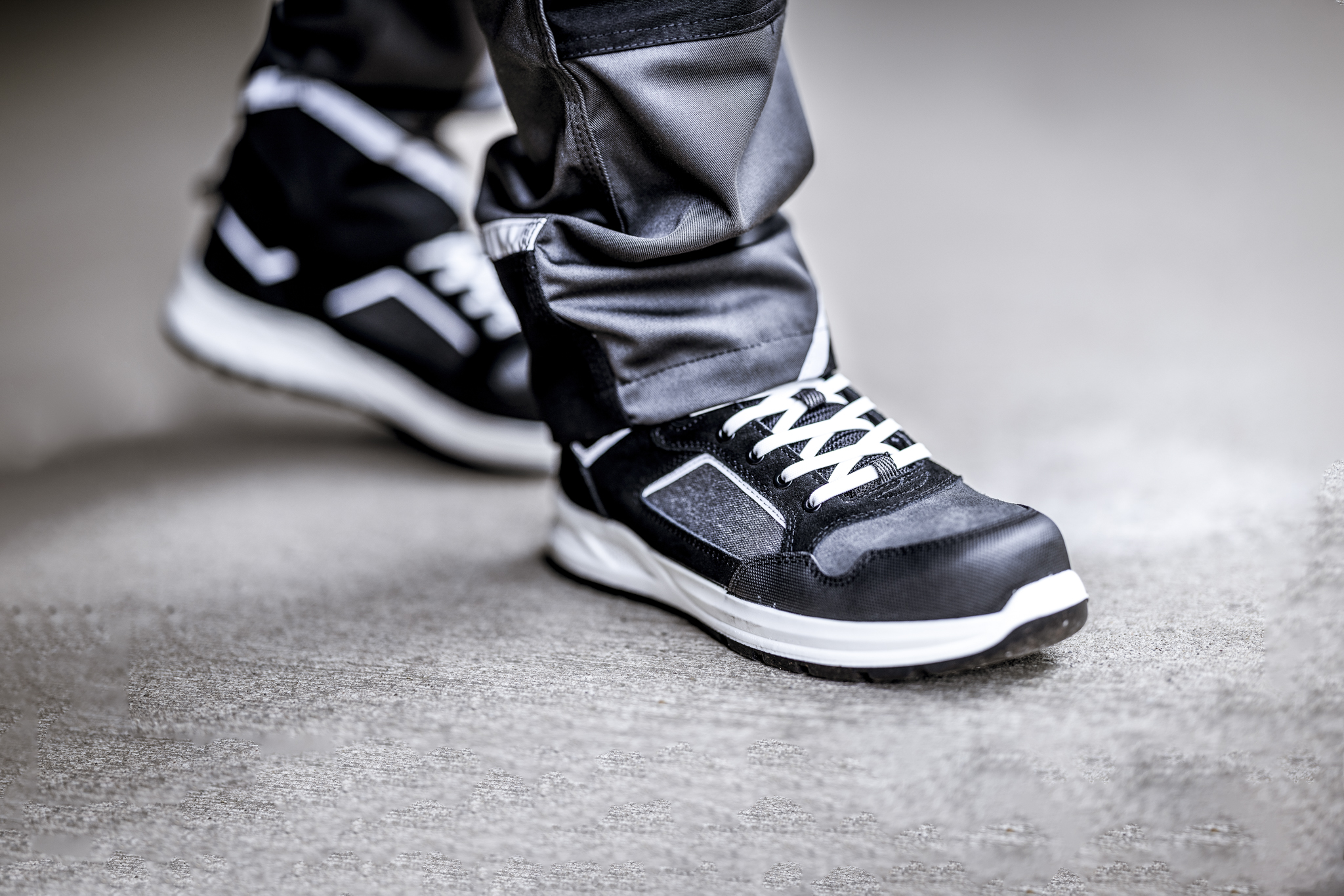 NITRAS CLASSIC STEP, S1P Sicherheitshalbschuhe, grau / schwarz, EN ISO 20345, EN 61340-4-3, DGUV Regel 112-191 Produktbild img4 L