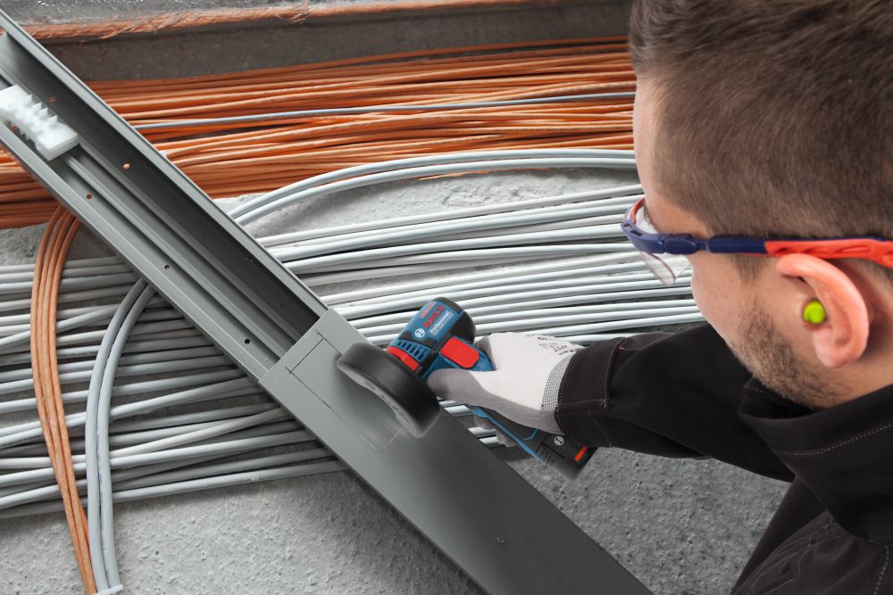 Bosch PRO Akku Winkelschleifer GWS 12V-76 Produktbild img3 L