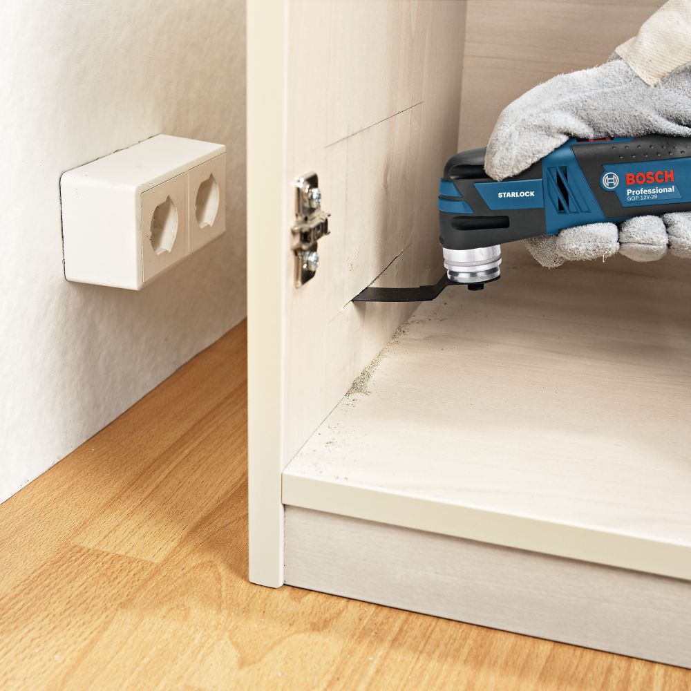 Bosch PRO Akku-Multi-Cutter GOP 12V-28, mit 1 Tauchsägeblatt AIZ 32 APB Produktbild img4 L