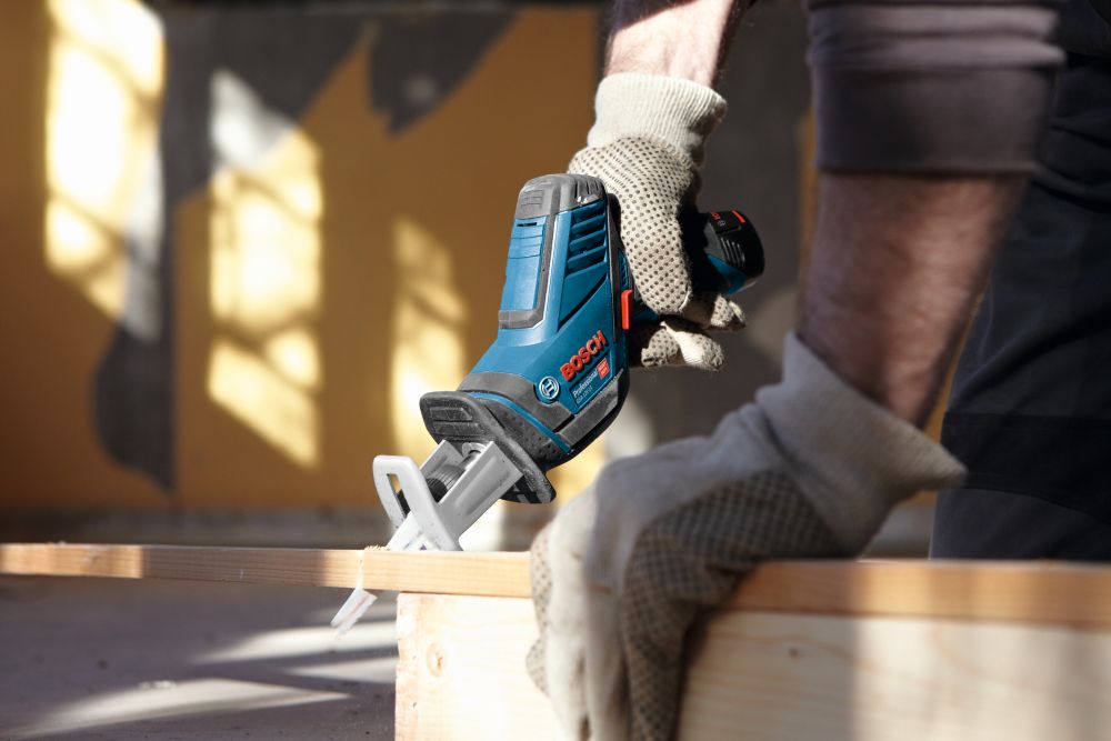 Bosch PRO Akku-Säbelsäge GSA 12V-14, mit 2 x 3.0 Ah Li-Ion Akku, L-BOXX Produktbild img5 L