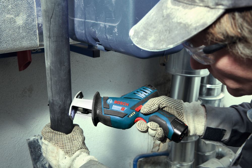 Bosch PRO Akku-Säbelsäge GSA 12V-14, mit 2 x 3.0 Ah Li-Ion Akku, L-BOXX Produktbild img4 L
