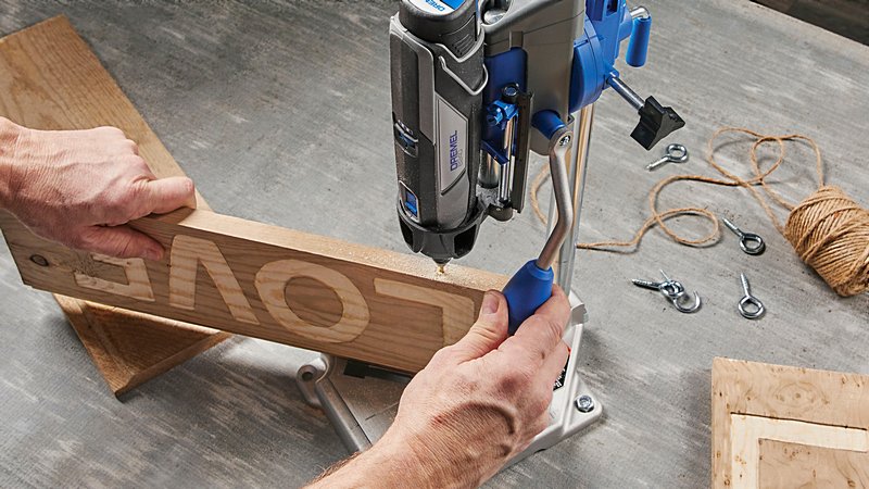 Dremel ® 8240, Kabelloses Multifunktionswerkzeug, 1 x 12-V-2Ah-Akku, 45 Zubehören Produktbild img9 L