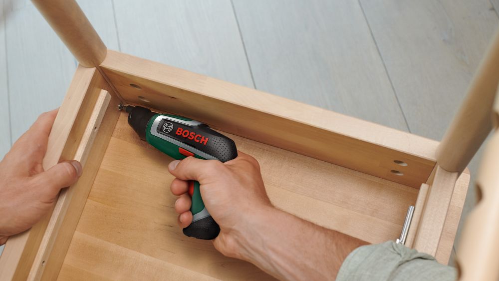 Bosch Akku-Schrauber IXO 7 mit 10 Stand. Bits u. Aufbewahrungsbox Produktbild img4 L