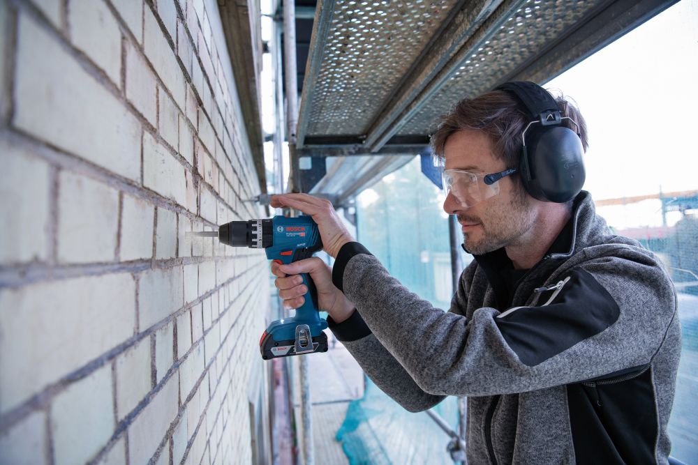 Bosch PRO Akku-Schlagbohrschrauber GSB 18V-45 mit L-BOXX Produktbild img5 L