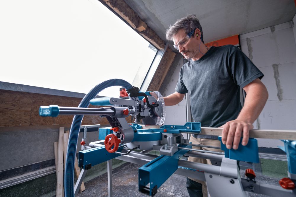 Bosch PRO Akku-Kapp- und Gehrungssäge BITURBO GCM 18V-216 D, 1 x Kreissägeblatt Produktbild img6 L
