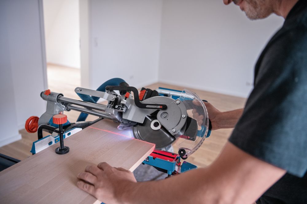 Bosch PRO Akku-Kapp- und Gehrungssäge BITURBO GCM 18V-216 D, 1 x Kreissägeblatt Produktbild img7 L