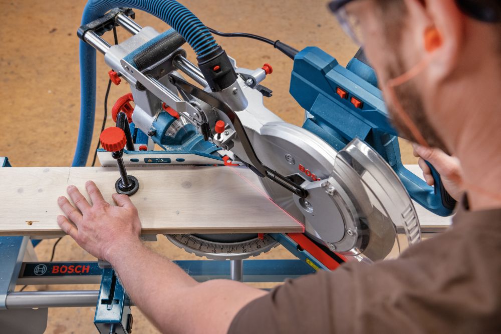Bosch PRO Kapp- und Gehrungssäge GCM 305-254 D Produktbild img7 L