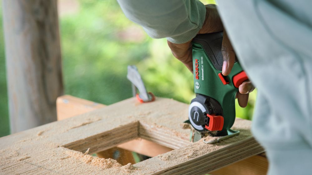 Bosch Akku-Säge mit NanoBlade-Technologie UniversalCut 18V-65, Ladegerät AL 18V-20 Produktbild img3 L