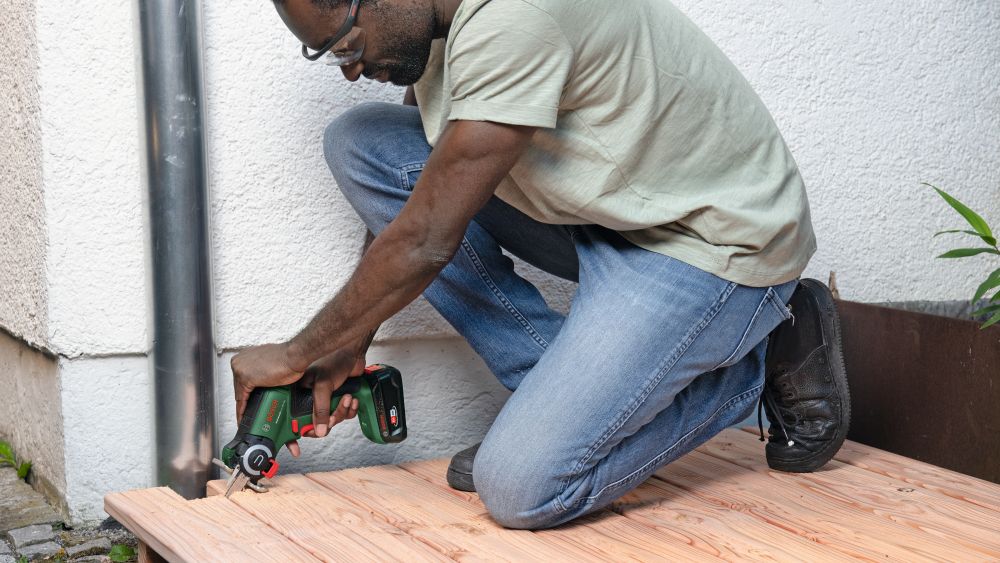Bosch Akku-Säge mit NanoBlade-Technologie UniversalCut 18V-65, Ladegerät AL 18V-20 Produktbild img7 L