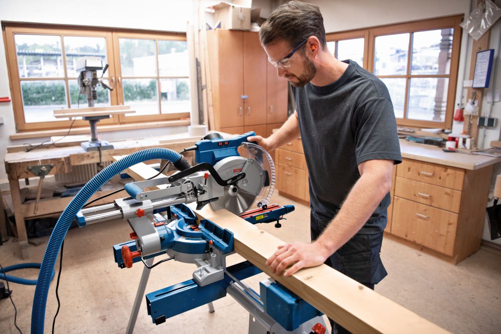 Bosch PRO Kapp- und Gehrungssäge GCM 305-254 D Produktbild img9 L