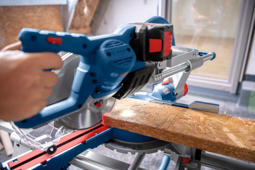 Bosch PRO Akku-Kapp- und Gehrungssäge BITURBO GCM 18V-216 D, 1 x Kreissägeblatt Produktbild img10 L