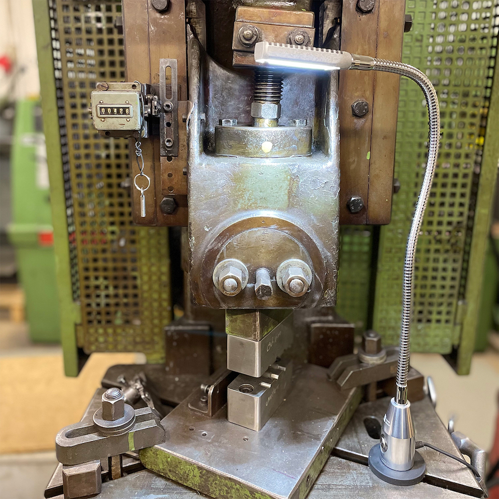 Bauer & Böcker LED-Arbeitsleuchte Glanzl icht 300Lumen Bauer + Böcker Produktbild img2 L