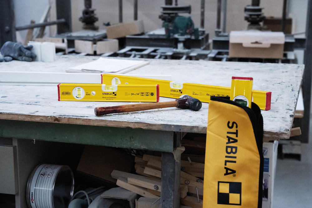 STABILA PRO SET 80 AS, 4-teiliges Wasserwaagen-Set: 120 cm / 60 cm / 30 cm / Tasche, verstärktes Alu-Profil, integrierte Rutsch-Stopper, Made in Germany Produktbild img4 L