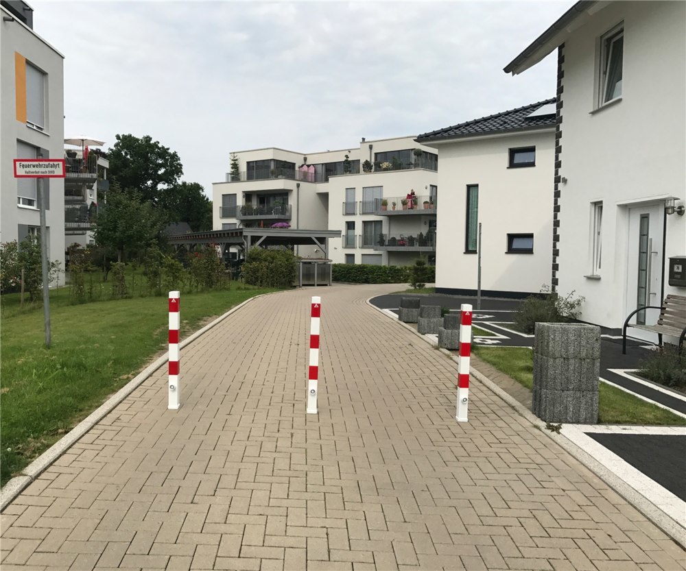 Schake Absperrpfosten rot/weiß H1300xB70xT70 mm Produktbild img4 L