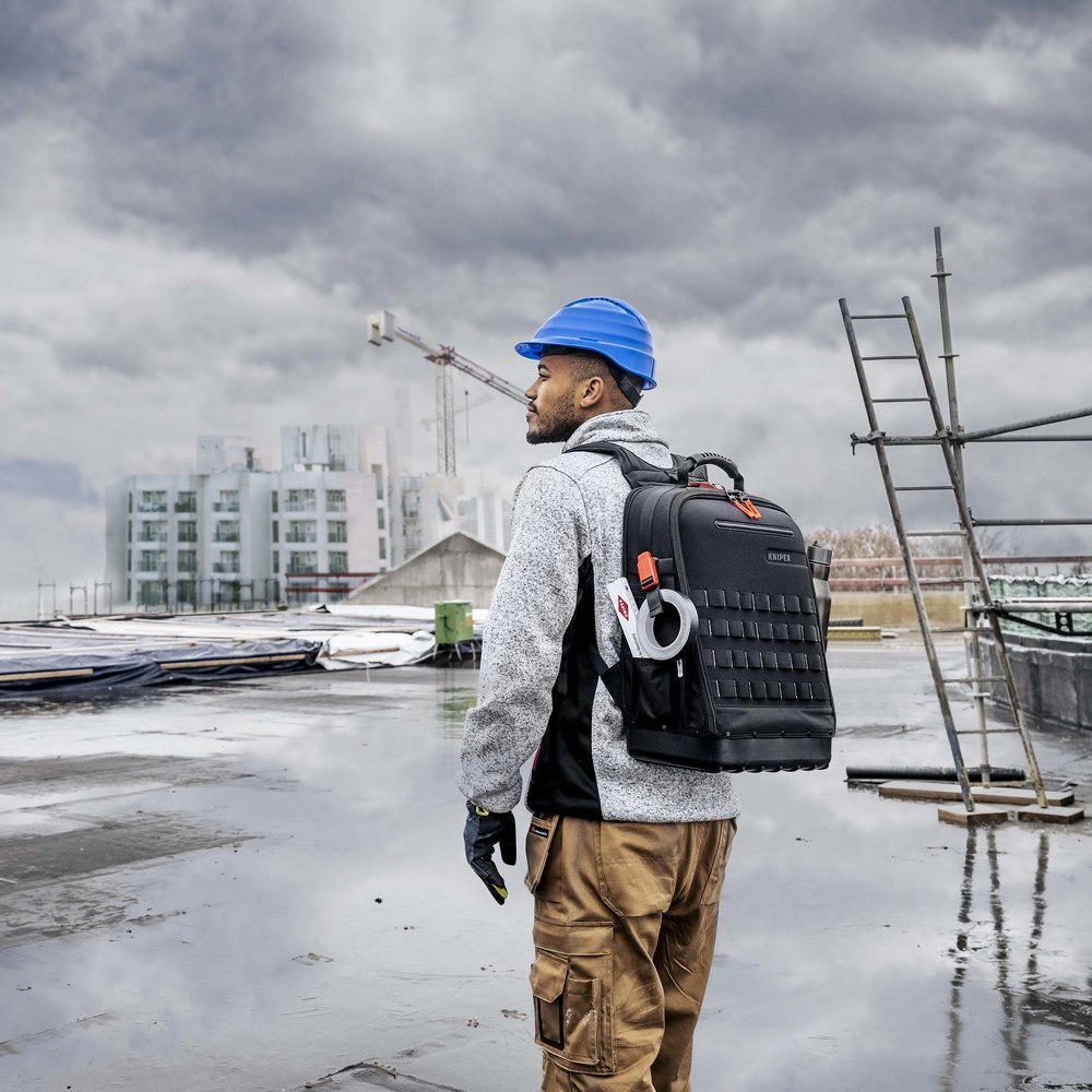 KNIPEX Werkzeugsortiment Elektriker 30-t eilig im Rucksack Knipex Produktbild img2 L