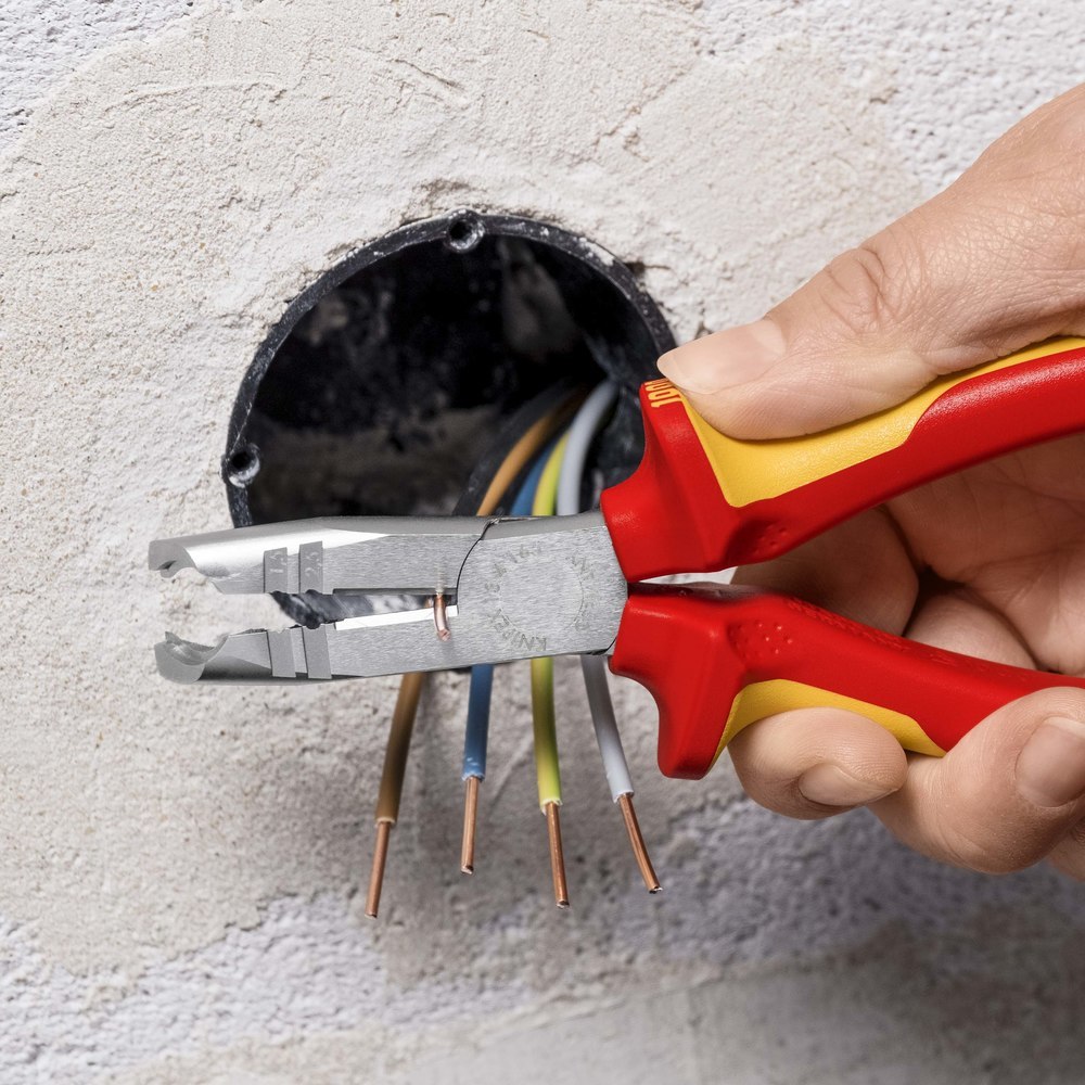 KNIPEX Abmantelungszange VDE mit 2-Kompo nenten-Griffen 165mm qmm Produktbild img8 L