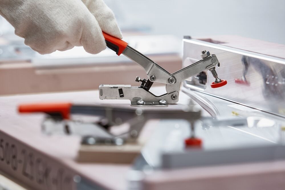 BESSEY Waagrechtspanner mit offenem Arm und waagrechter Grundplatte STC-HH Produktbild img4 L