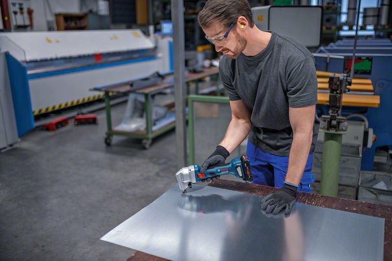 BOSCH Akku-Nagler GNH 18V-64 M Produktbild img4 L