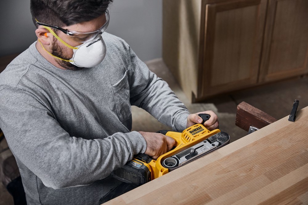 DeWALT Akku-Bandschleifer solo DCW220NT Produktbild img10 L