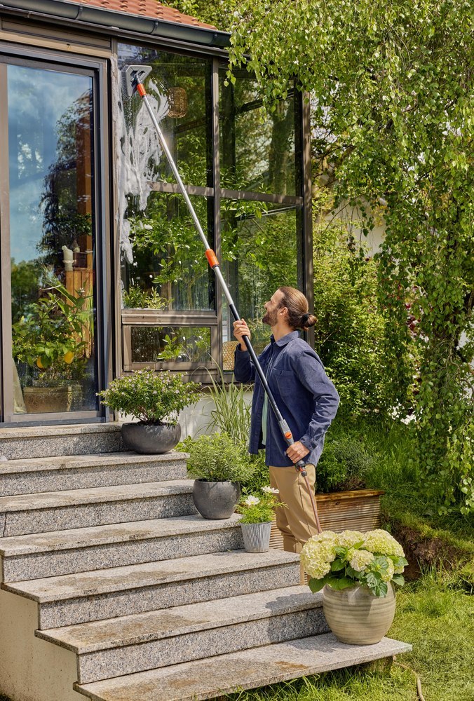 Gardena Cleansystem Teleskop - Stiel M-XL, wasserführend für fernere Flächen Produktbild img3 L