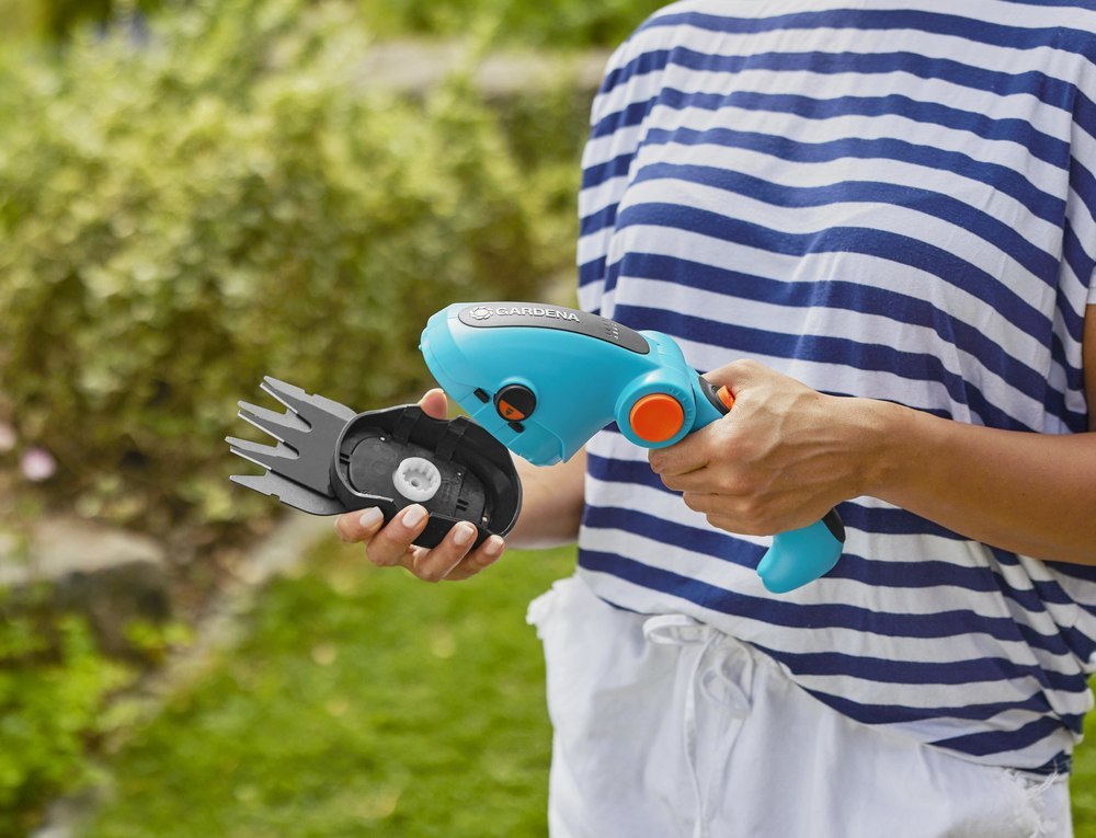 Gardena Set Akku-Gras- und Strauchschere ComfortCut Li Produktbild img3 L