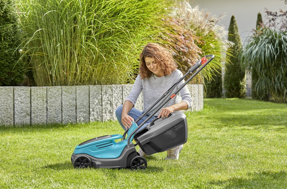 Gardena Akku-Rasenmäher PowerMax 30/18V P4A soo Produktbild img3 L