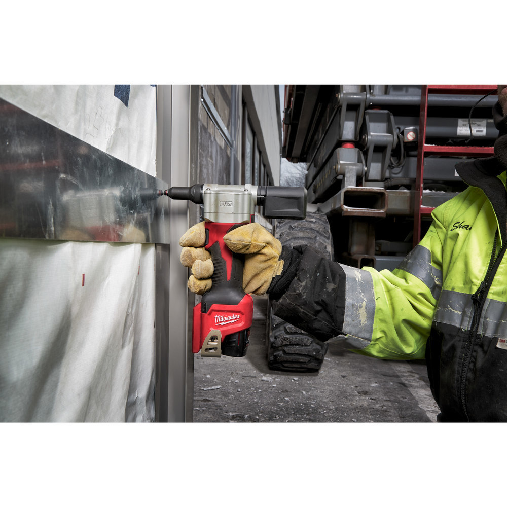 Milwaukee Akku-Nietpistole M12 BPRT-201X 1x12,0 V 2,0 Ah Ladegerät C12 C HD-Box Produktbild img6 L