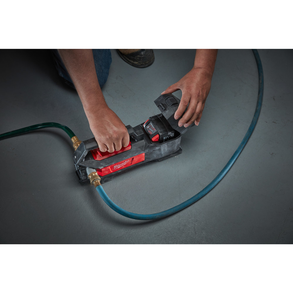 Milwaukee Akku-Transferpumpe M18 BTP-0, solo Produktbild img6 L