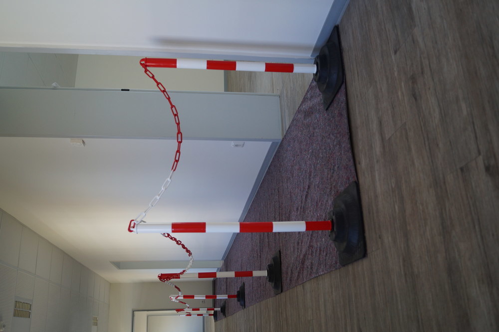 TEMKA Kettenpfostenset EcoMax mit 10 m Absperrkette und 6 Hartgummifüßen Produktbild img12 L