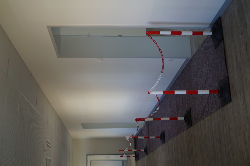 TEMKA Kettenpfostenset EcoMax mit 10 m Absperrkette und 6 Hartgummifüßen Produktbild img13 L