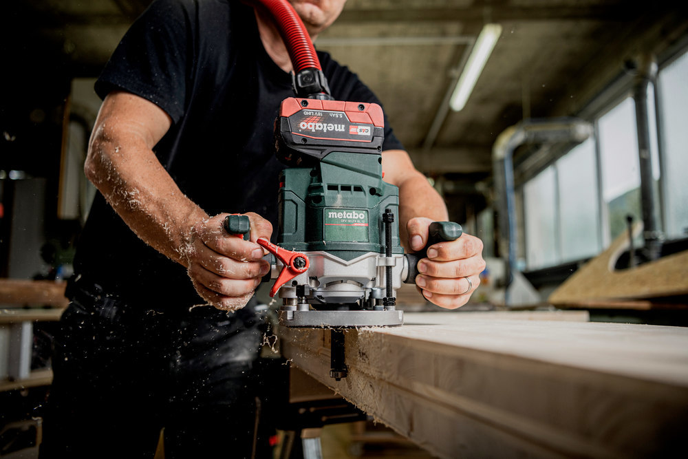 metabo Akku-Oberfraese OFV 18 LTX BL 12 ohne Akku ohne Ladegerät metaBOX Produktbild img5 L