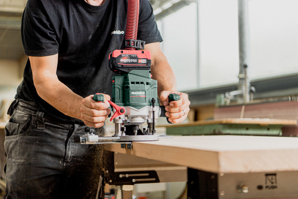 metabo Akku-Oberfraese OFV 18 LTX BL 12 ohne Akku ohne Ladegerät metaBOX Produktbild img4 L
