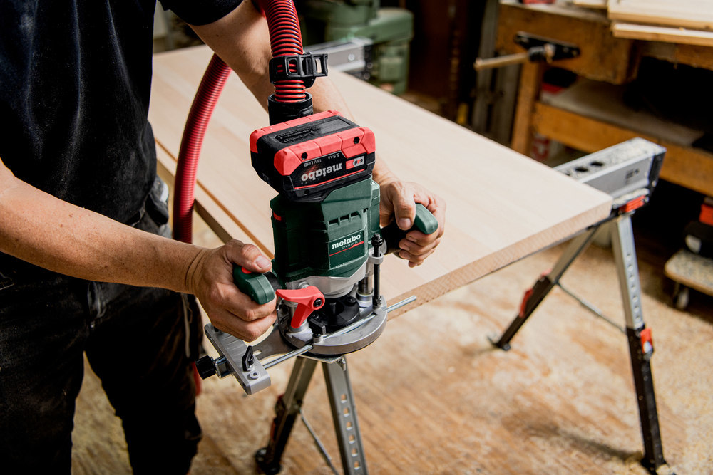 metabo Akku-Oberfraese OFV 18 LTX BL 12 ohne Akku ohne Ladegerät metaBOX Produktbild img3 L