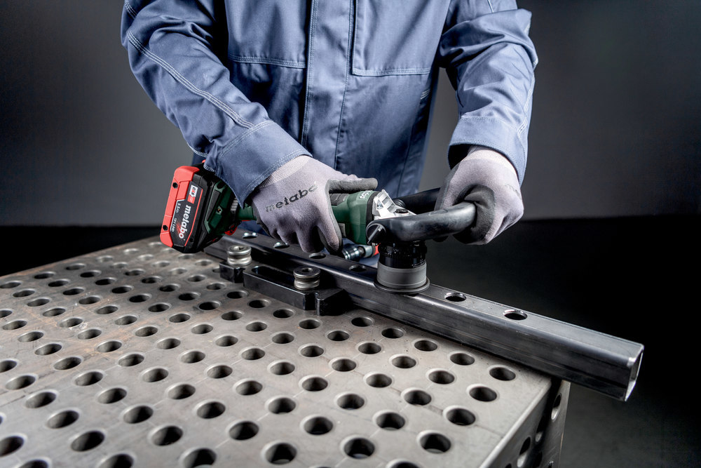metabo Akku-Kantenfräse solo KFMVB 18 LTX 4 RF ohne Akku ohne Ladegerät metaBOX Produktbild img3 L